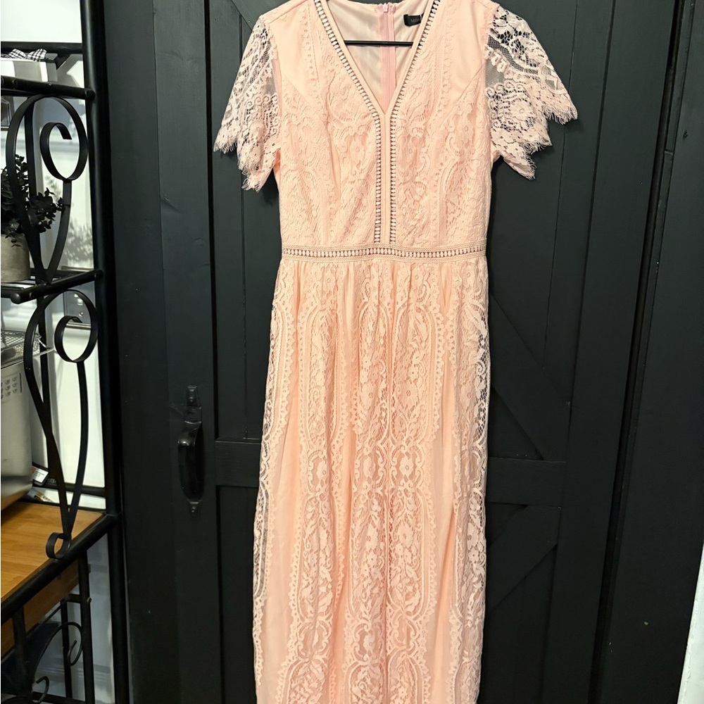Elegant Lace Maxi Dress in Blush Pink